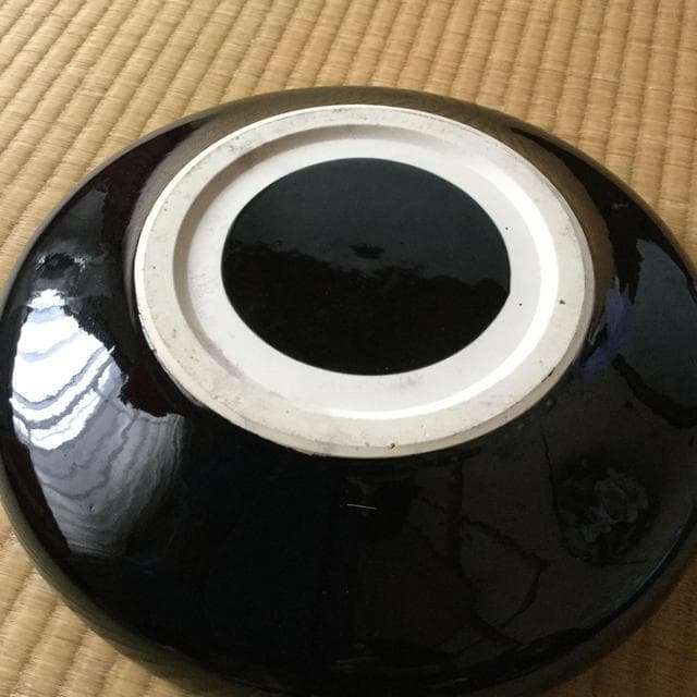 黒色 波型ボウル 赤いライン