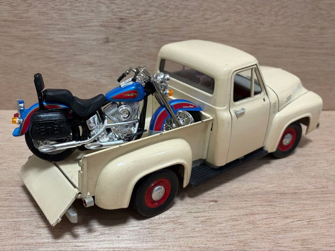 レア！　1/18 ミニカー　バイク　2台セット　フォード F100 ハーレー