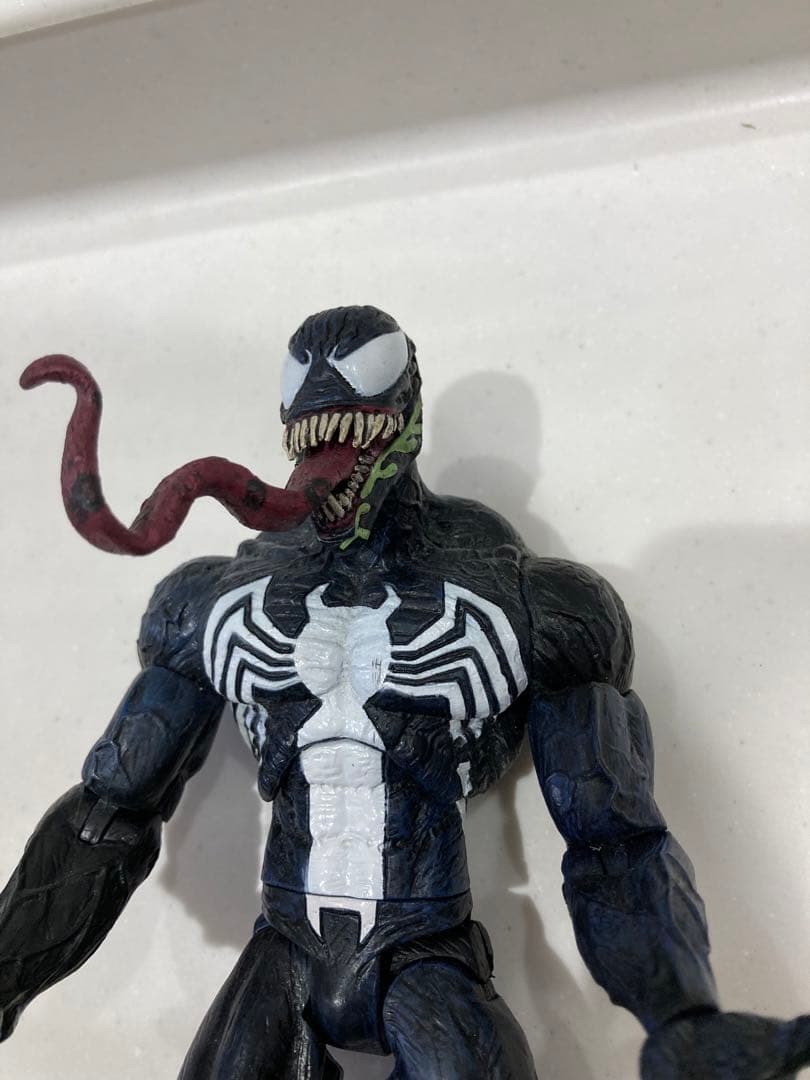 ヴェノム　フィギュア　マーベルトイズ　ダイヤモンドセレクト　スパイダーマン