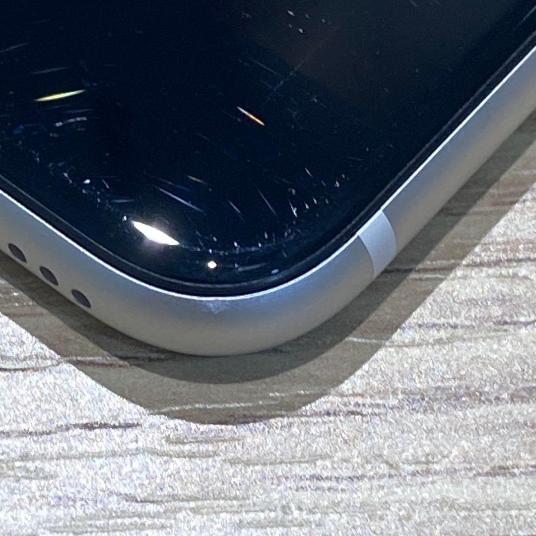 iPhone SE 第2世代 128GB ホワイト　Apple スマホ　ドコモ