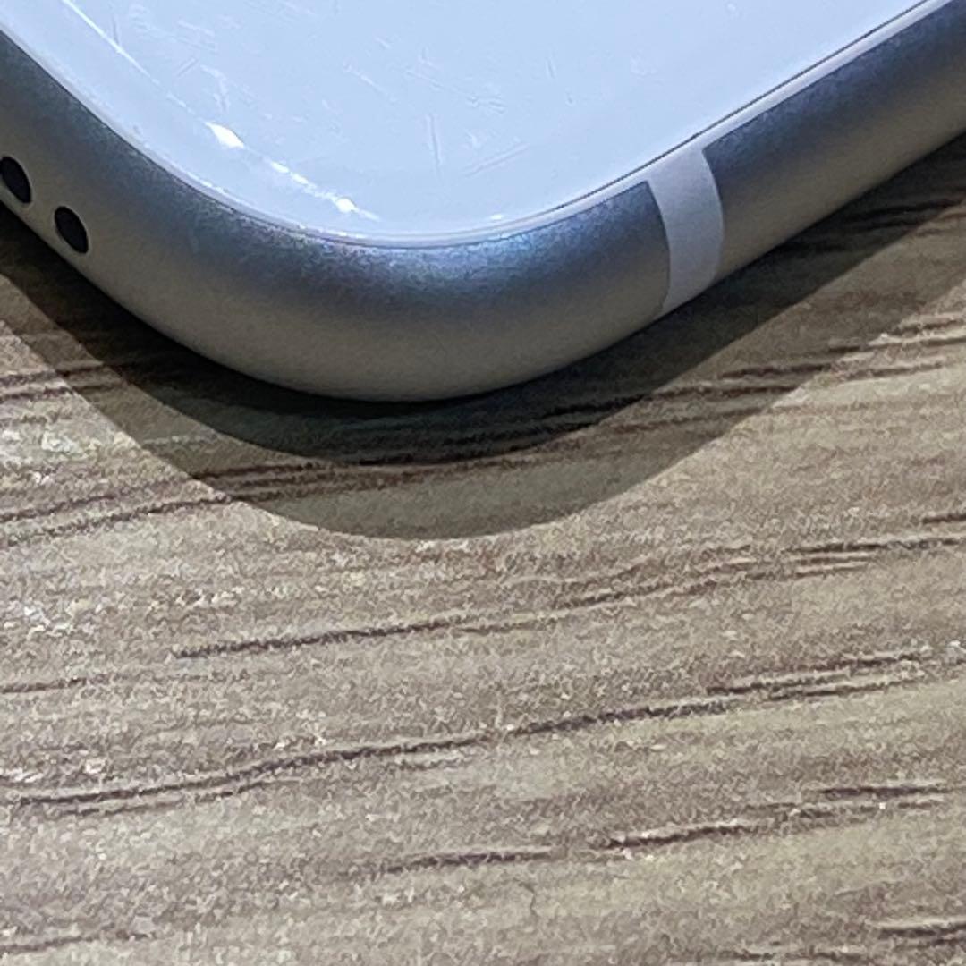 iPhone SE 第2世代 128GB ホワイト　Apple スマホ　ドコモ