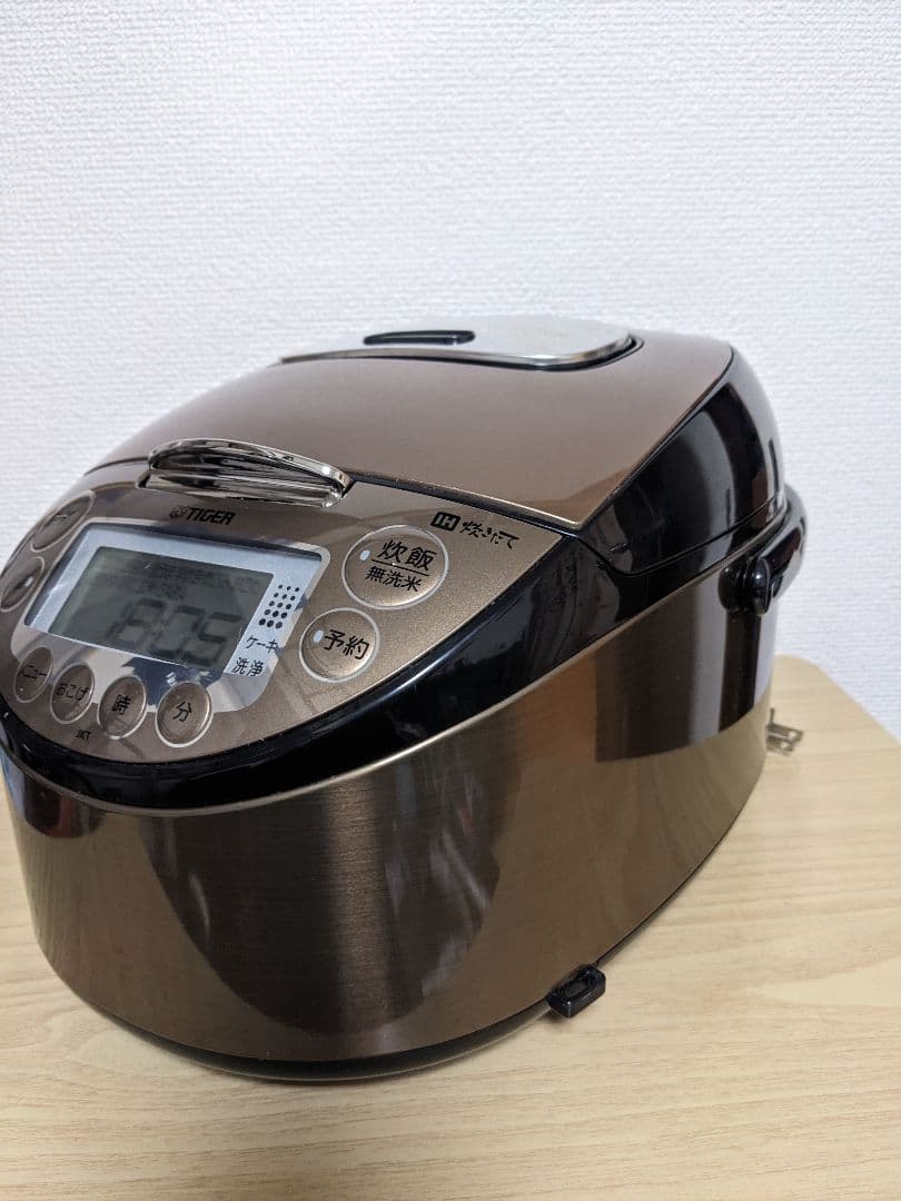 【2022年製】TIGER タイガー 炊飯器 JKT-P100 IH炊飯ジャー