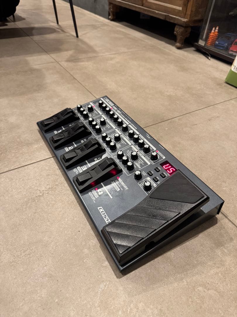 BOSS ME-80 ギターエフェクター