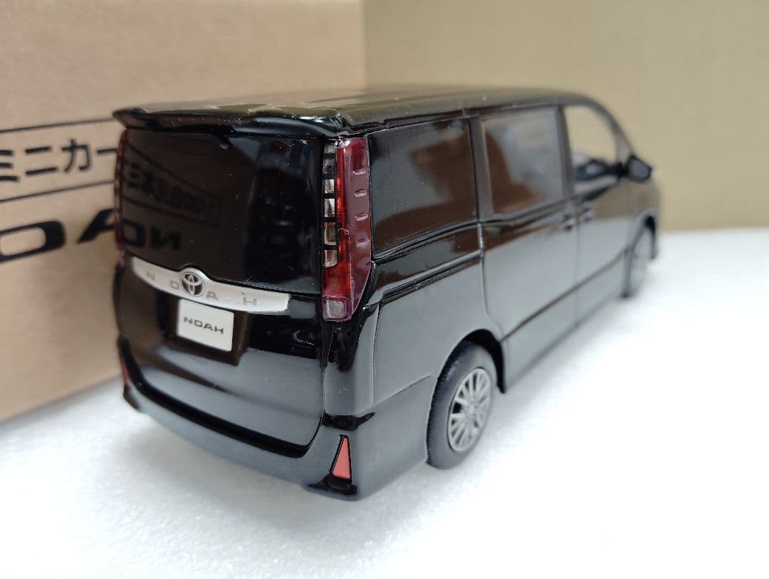 トヨタ ノア Si 80前期型 カラーサンプルミニカー 非売品 202