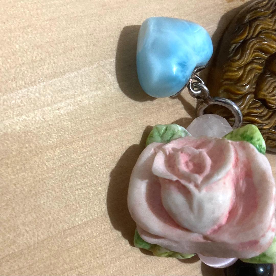 【種名　日本鹿の角】 オリジナル彫刻⭐️プリンセスローズと野獣⭐️ 虎目石　☆匿名☆