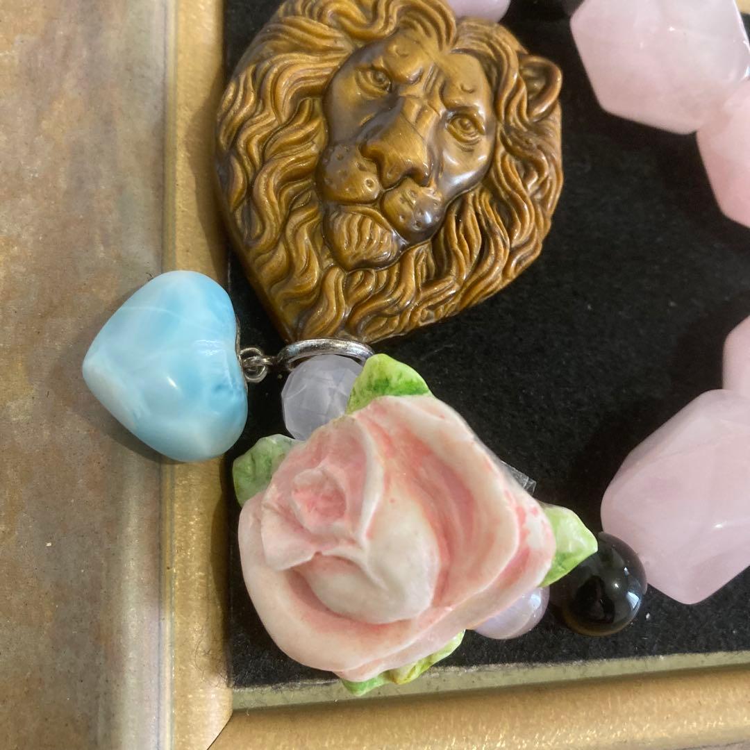 【種名　日本鹿の角】 オリジナル彫刻⭐️プリンセスローズと野獣⭐️ 虎目石　☆匿名☆