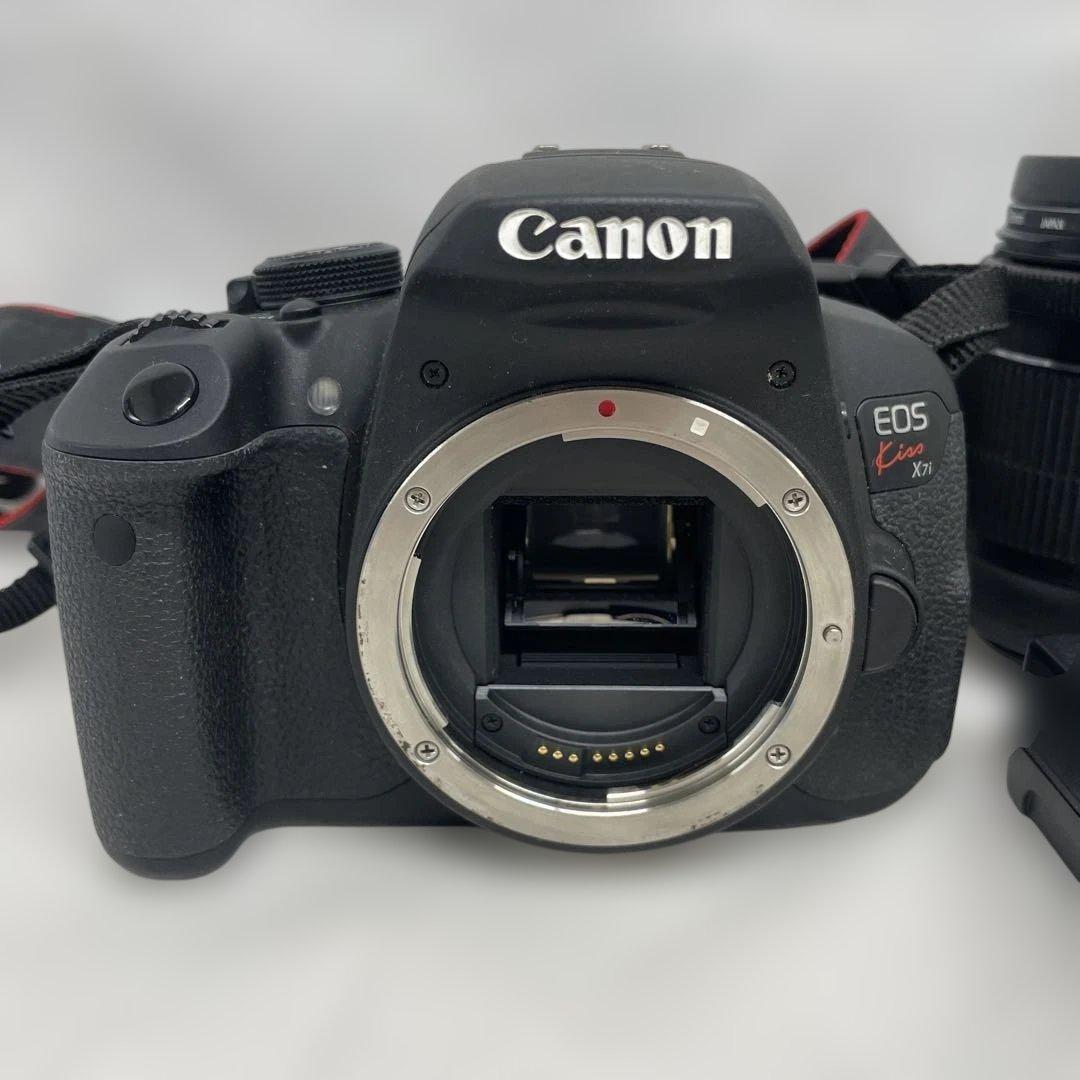 Canon EOS kiss X7i デジタルカメラ　一眼レフ