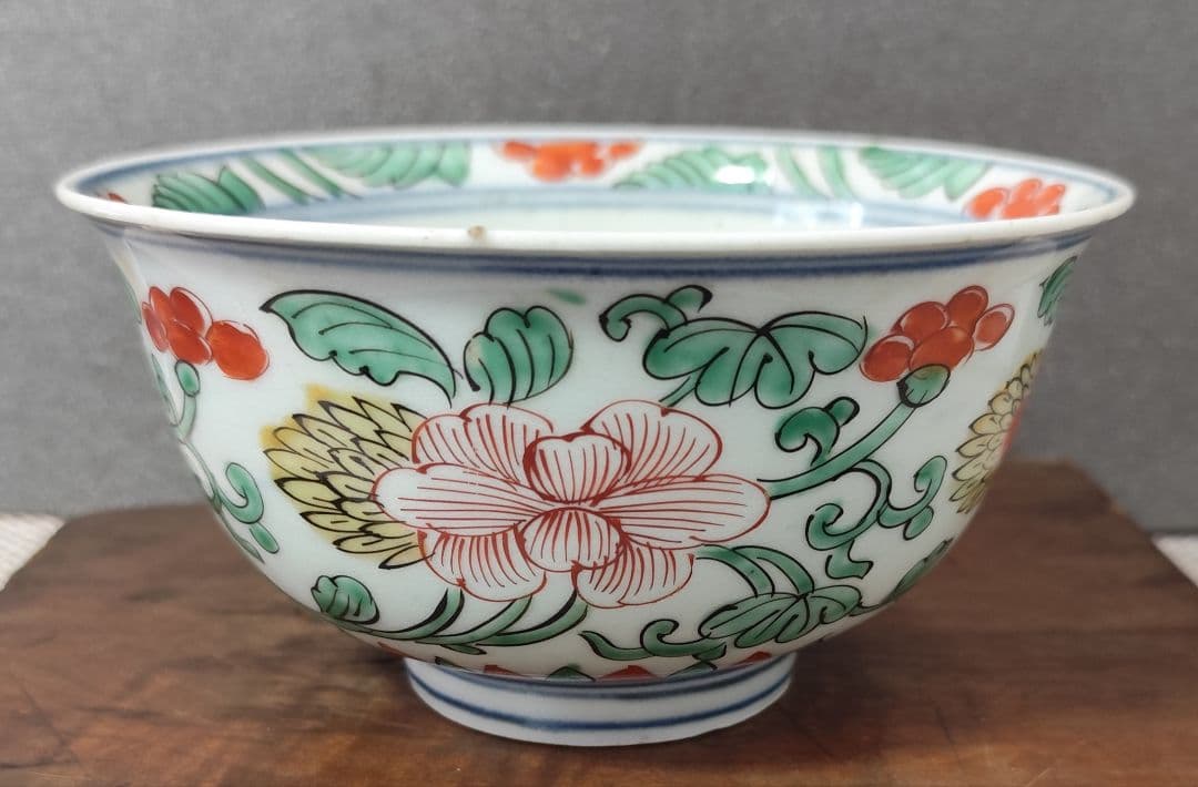 【名品❗️】江戸時代中期　亨保期　古伊万里 錦手　牡丹唐草文様　16.1cm　鉢