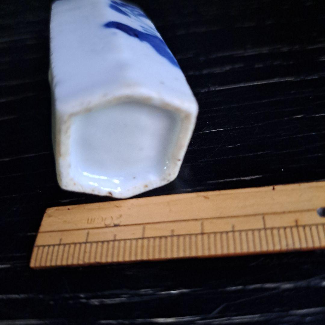 中国古玩　小品飾壺　極上　六角瓶　乾隆時代　　白磁人物図　染付青磁