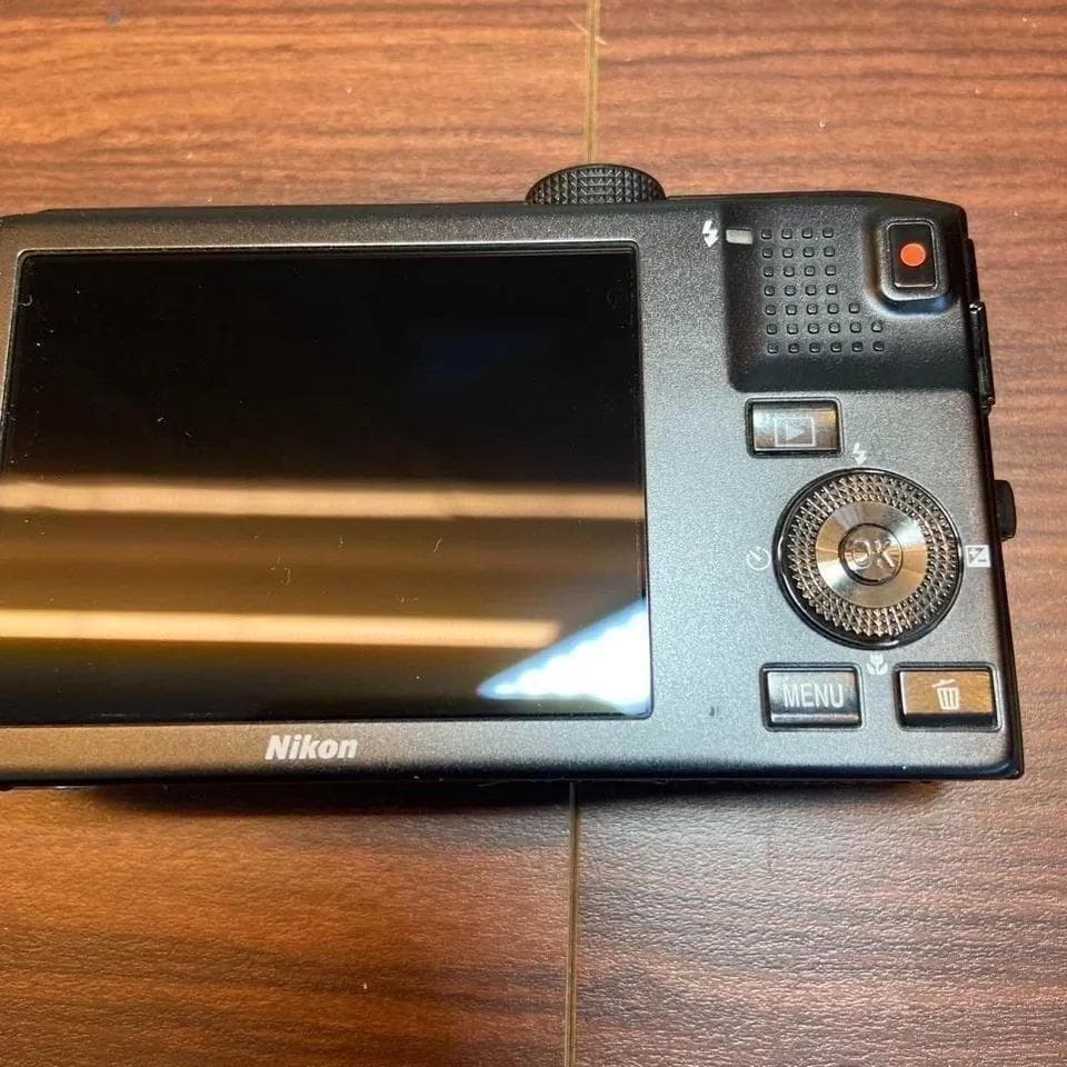 ニコン COOLPIX 8100 デジタルカメラ 3764