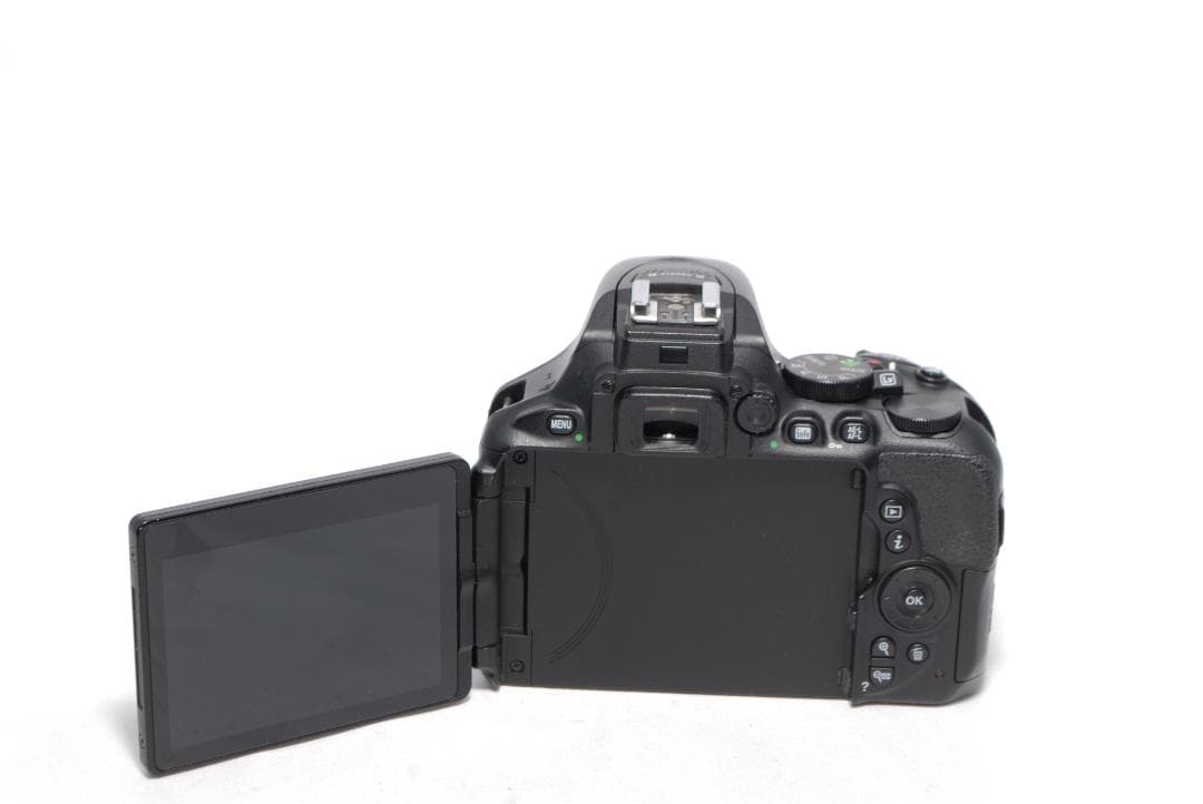 ✨Nikon D5600 ✨Wレンズ✨ショット数小✨初心者モデル✨一眼レフ