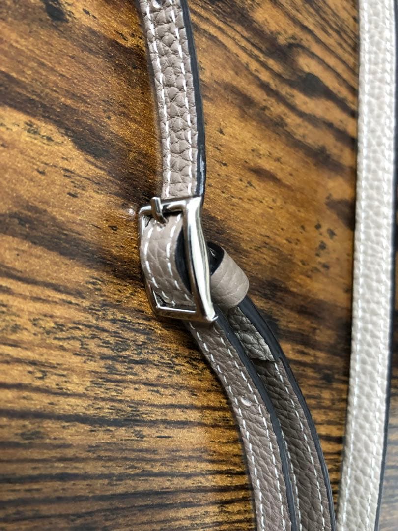 ボナベンチュラ iPhone13 バックカバーケース ストラップ付き