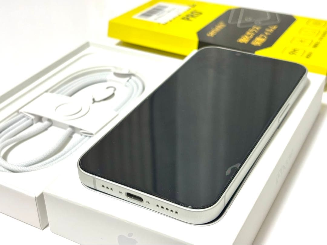 ふ*み様 iPhone16e 128GB ホワイト SIMフリー