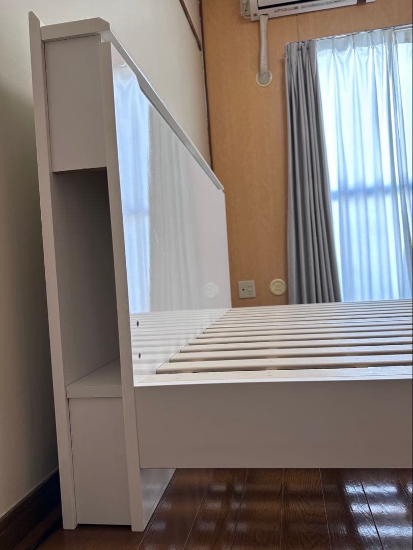 ニトリ　ダブルサイズ　すのこ　ベットフレーム　ホワイト