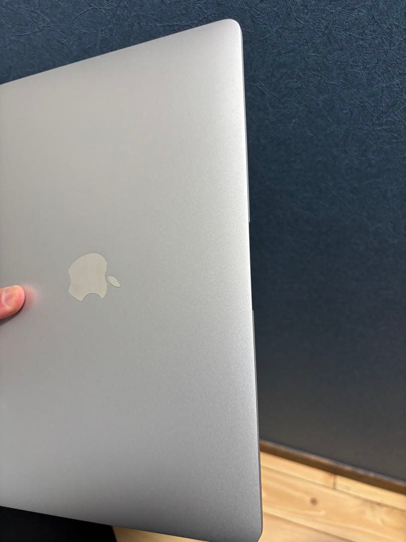 美品　Apple MacBook Air M1 （2020) 8GB 13インチ