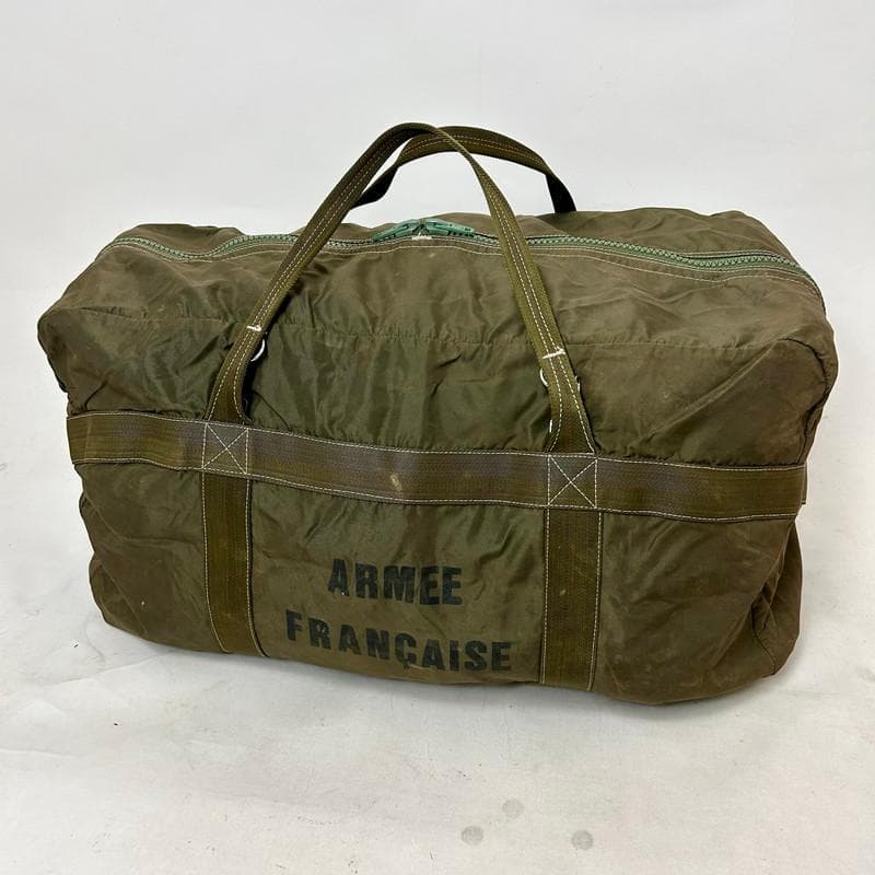 く*け様 【希少】フランス軍 AERAZUR パラシュートバッグ 65L 樹脂製
