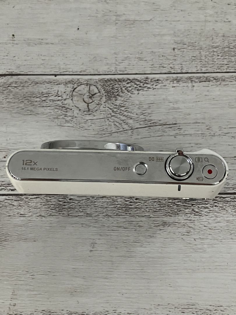 CASIO EXILIM 12メガピクセル コンパクトデジタルカメラ