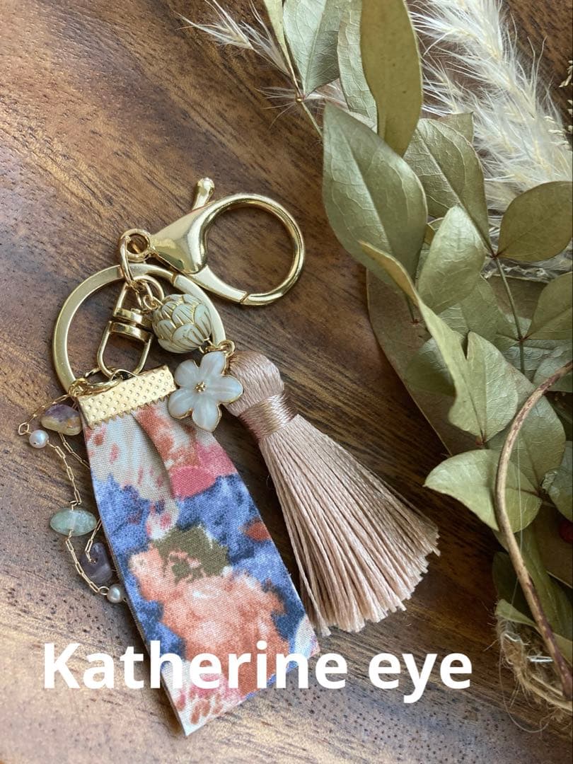 金額変更ハンドメイド　インド刺繍リボン、レジンチャーム、キーホルダーオーダー