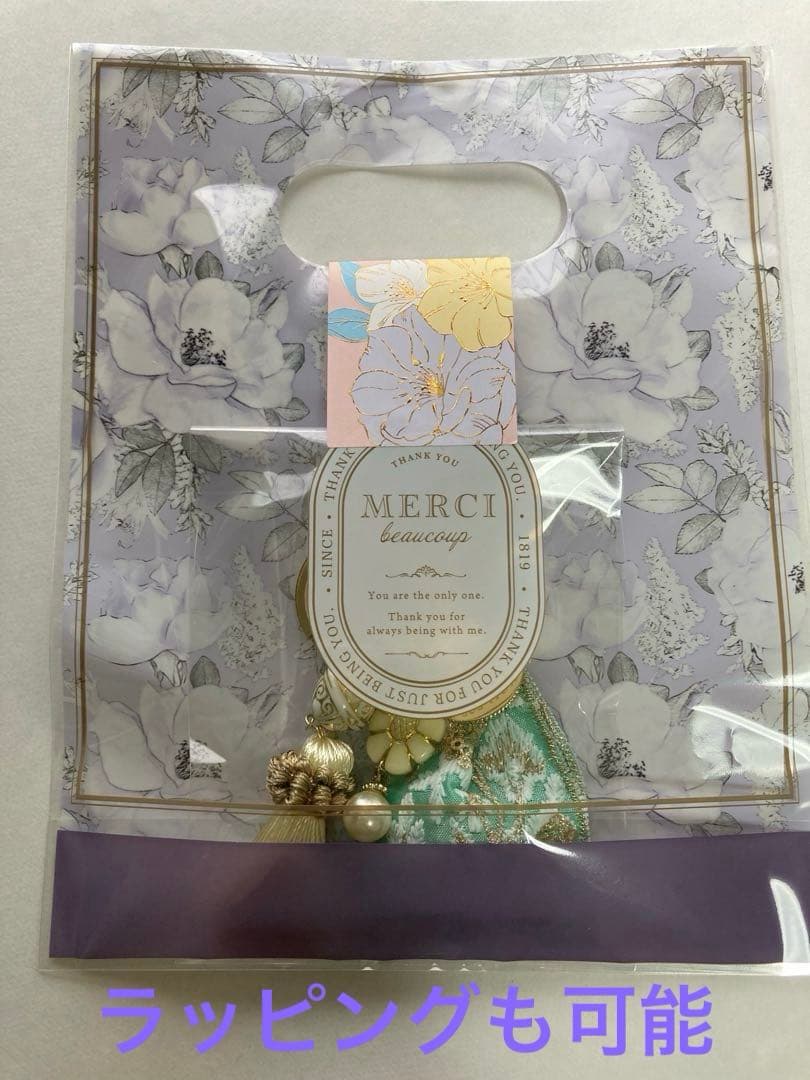 金額変更ハンドメイド　インド刺繍リボン、レジンチャーム、キーホルダーオーダー