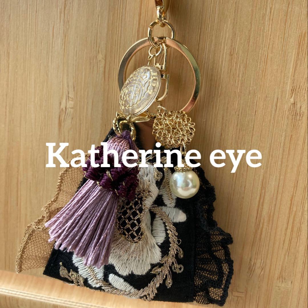 金額変更ハンドメイド　インド刺繍リボン、レジンチャーム、キーホルダーオーダー