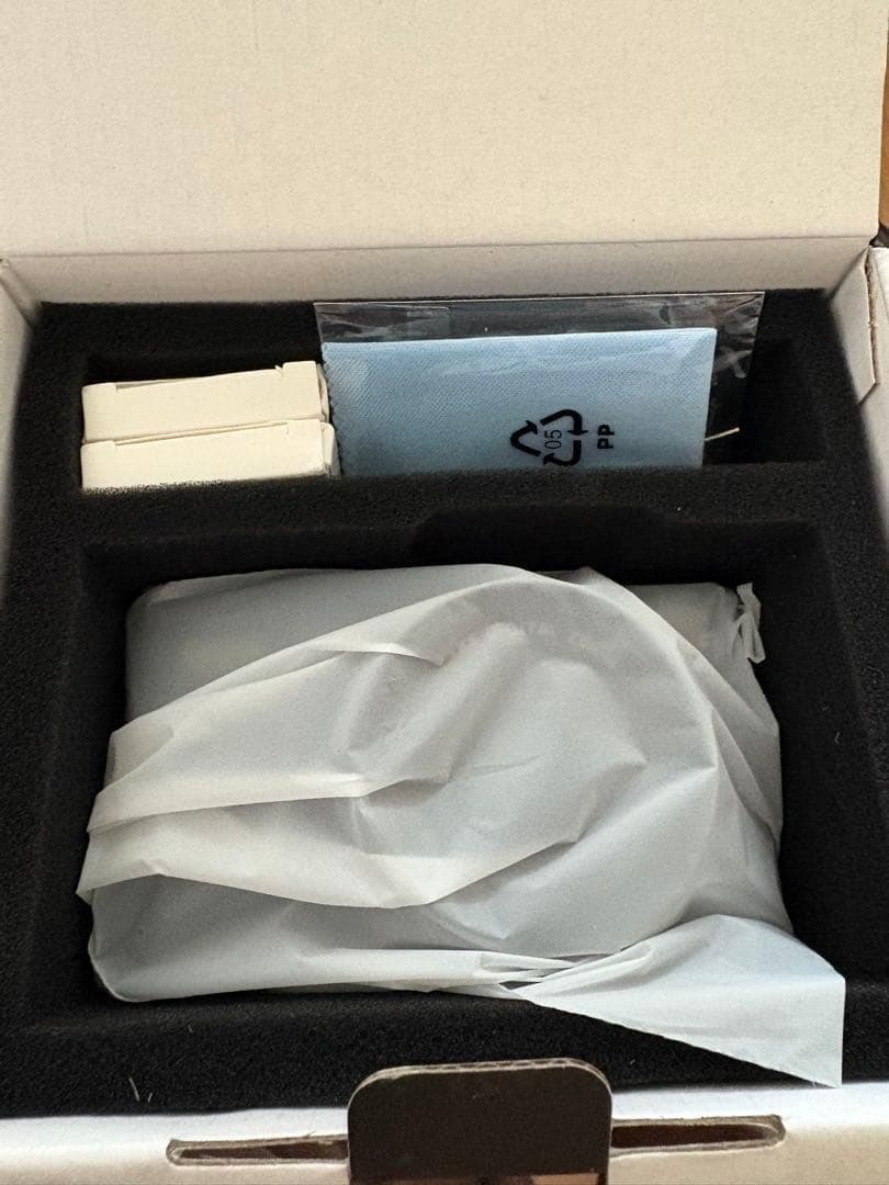 デジタルカメラ 5K録画 デジカメ 7500万画素 Wi-Fi機能 180度回転