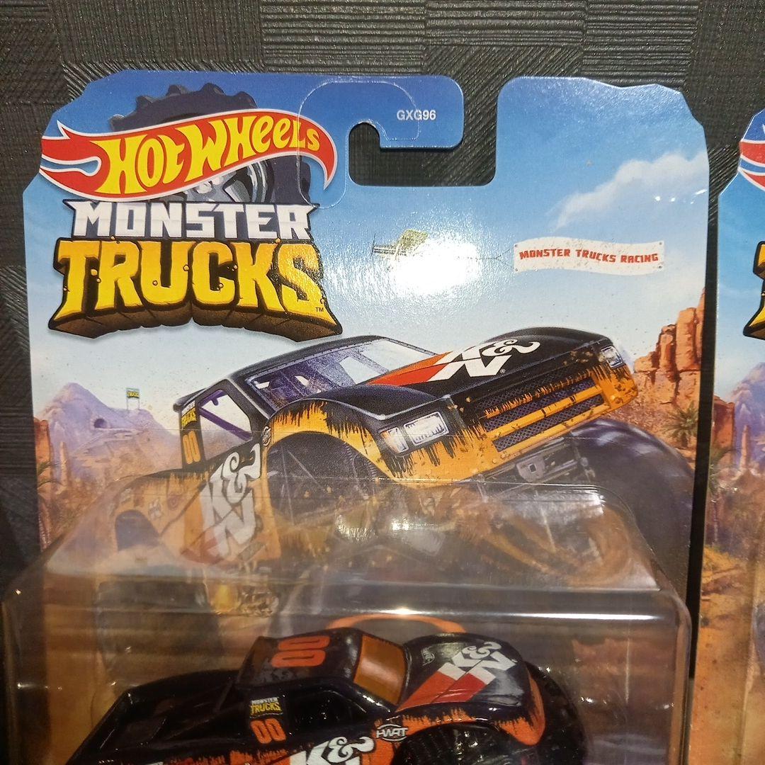ホットウィールモンスタートラック2台セットポディウムクラッシャー