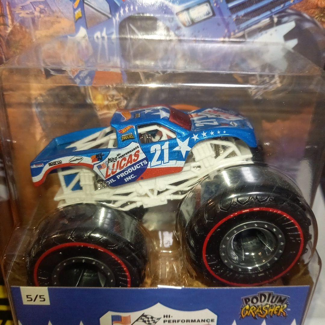 ホットウィールモンスタートラック2台セットポディウムクラッシャー