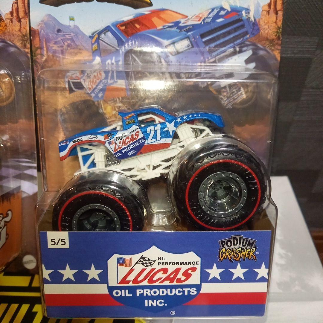 ホットウィールモンスタートラック2台セットポディウムクラッシャー