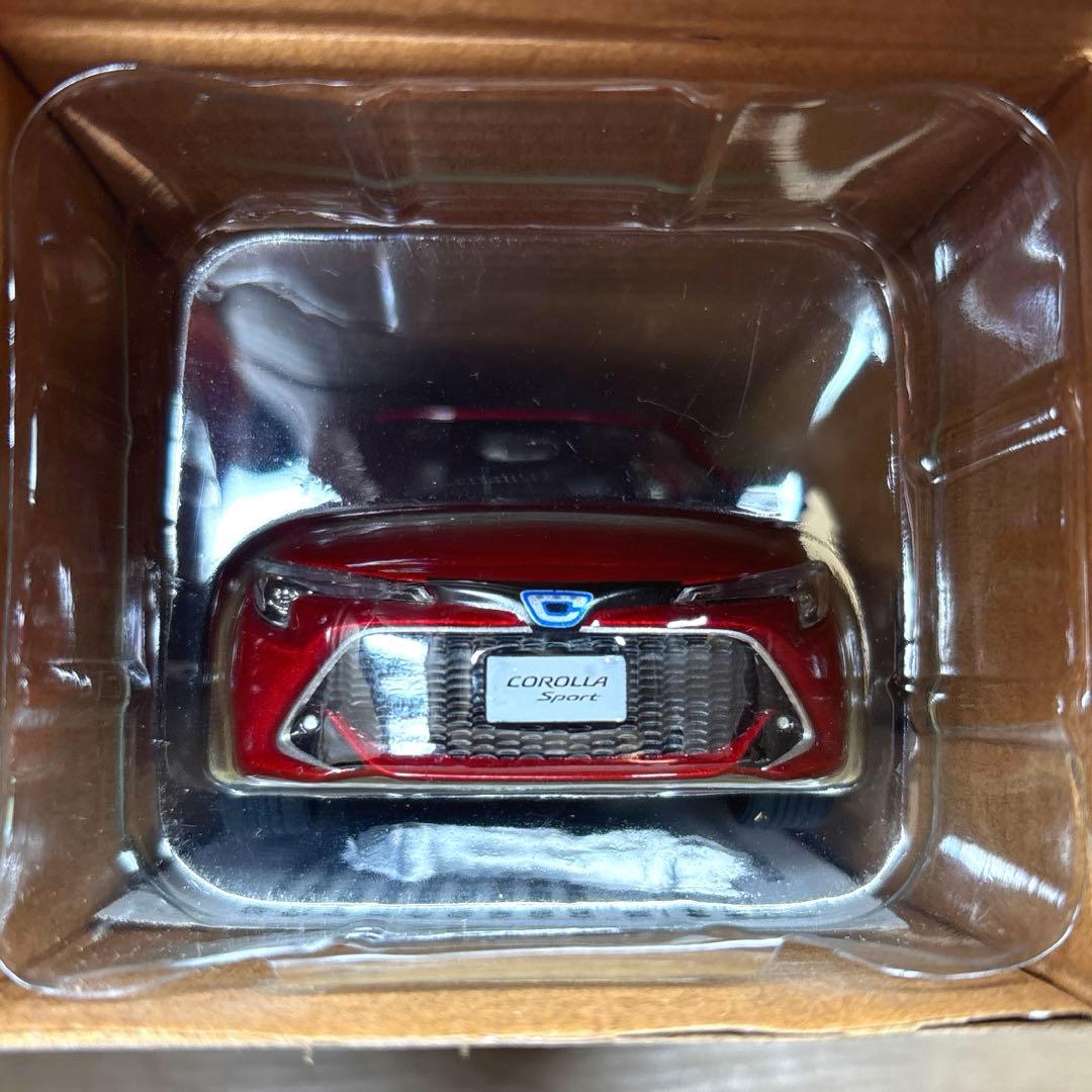 トヨタ カローラスポーツ 改良型 レッド 1/30カラーサンプルミニカー非売品