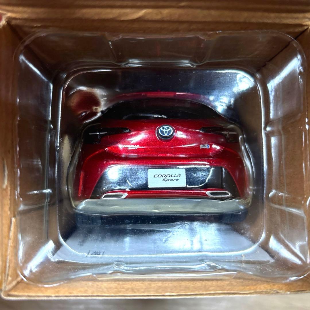 トヨタ カローラスポーツ 改良型 レッド 1/30カラーサンプルミニカー非売品