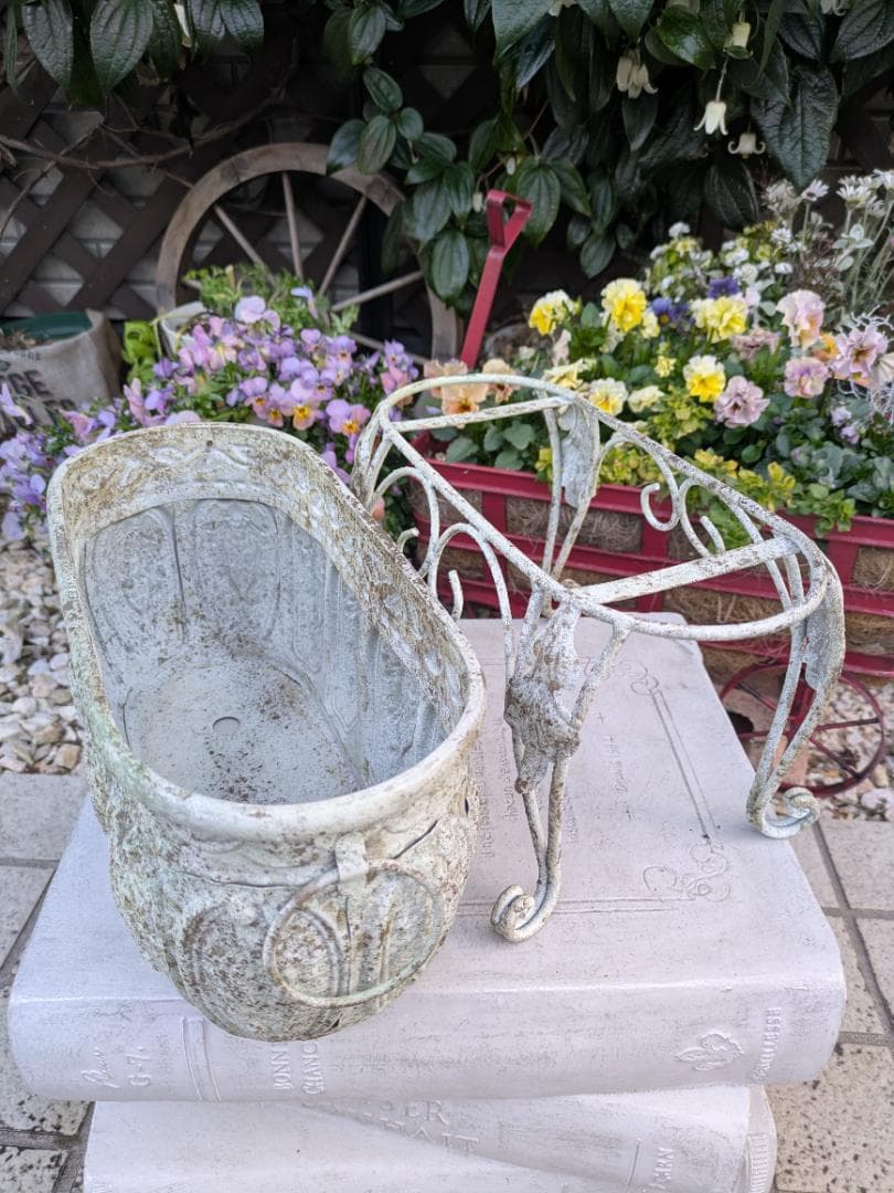 ジャンヌ アンティークポットスタンド アイアンポット