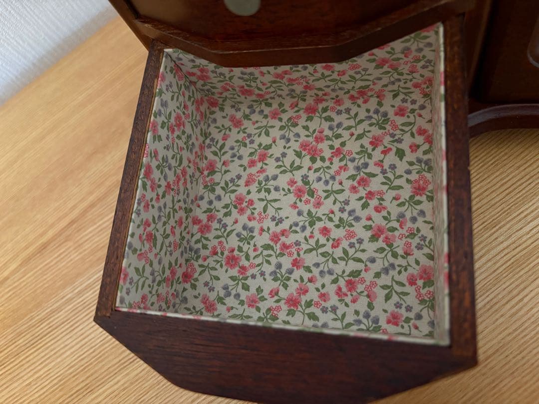 リトルグレイラビット　オルゴール付きジュエリーボックス