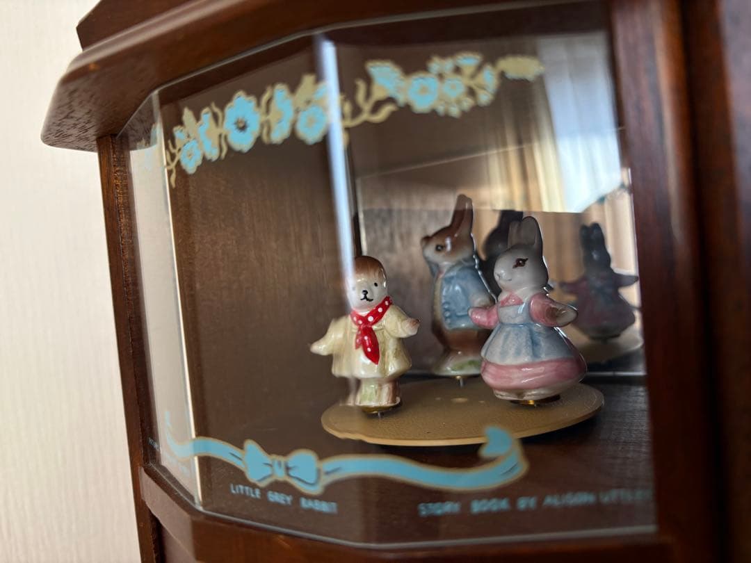 リトルグレイラビット　オルゴール付きジュエリーボックス