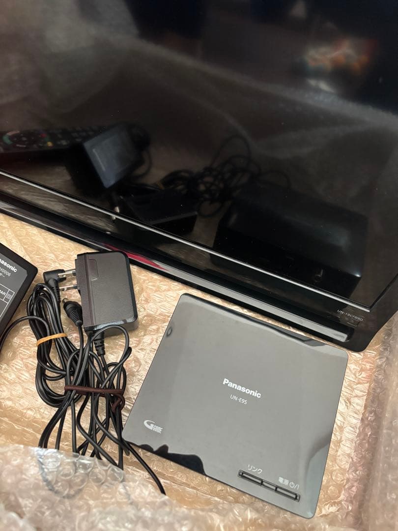 Panasonic プライベート・ビエラ UN-19CFB9D ポータブルテレビ