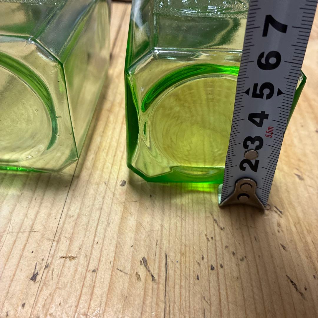 アメリカ　ヴィンテージ ウランガラス大きなソルトアンドペッパー