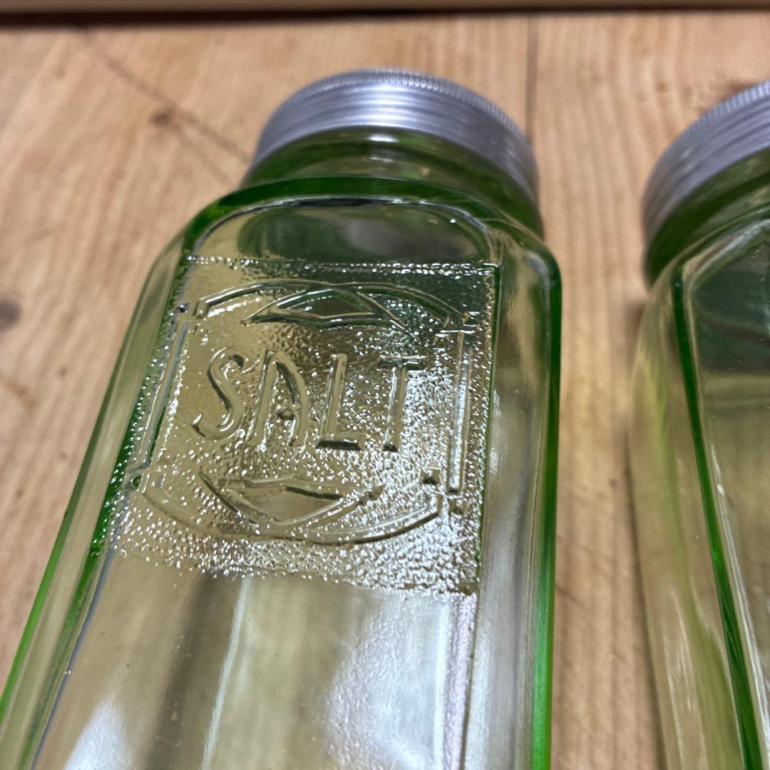 アメリカ　ヴィンテージ ウランガラス大きなソルトアンドペッパー