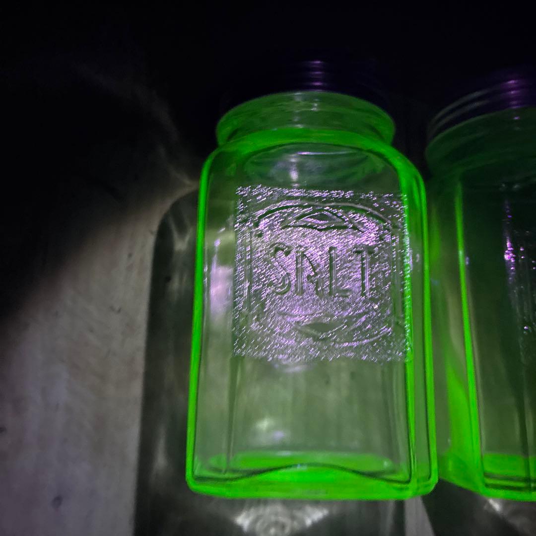 アメリカ　ヴィンテージ ウランガラス大きなソルトアンドペッパー