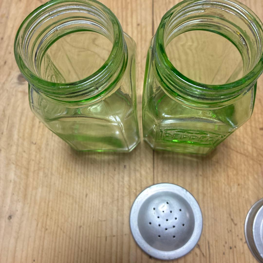 アメリカ　ヴィンテージ ウランガラス大きなソルトアンドペッパー