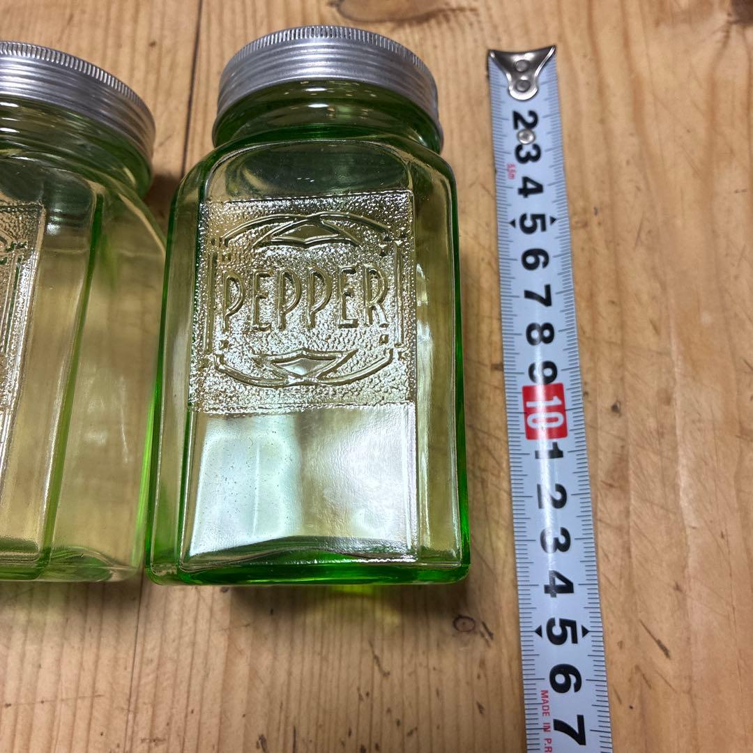 アメリカ　ヴィンテージ ウランガラス大きなソルトアンドペッパー