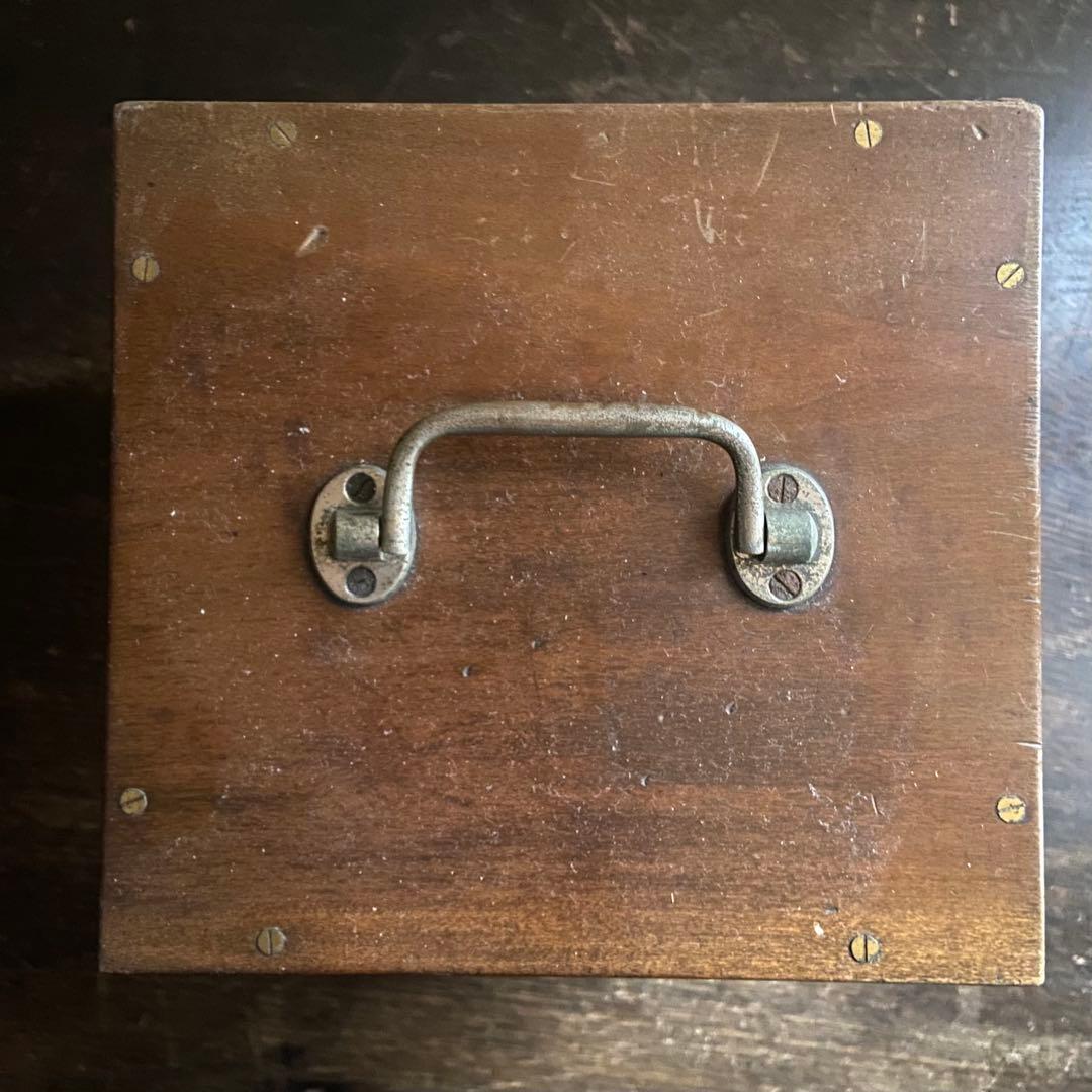 明治　理学用木箱　薬箱　古いです　引き出しロック付き