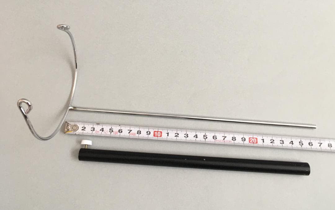 金属製ドールスタンド 台座直径18cm 中古品です。台座は重量のある鉄製台座