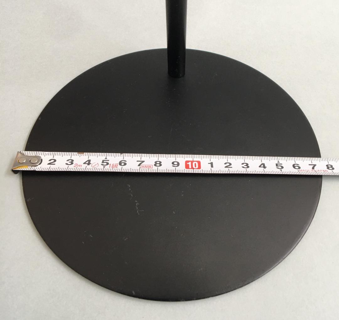 金属製ドールスタンド 台座直径18cm 中古品です。台座は重量のある鉄製台座