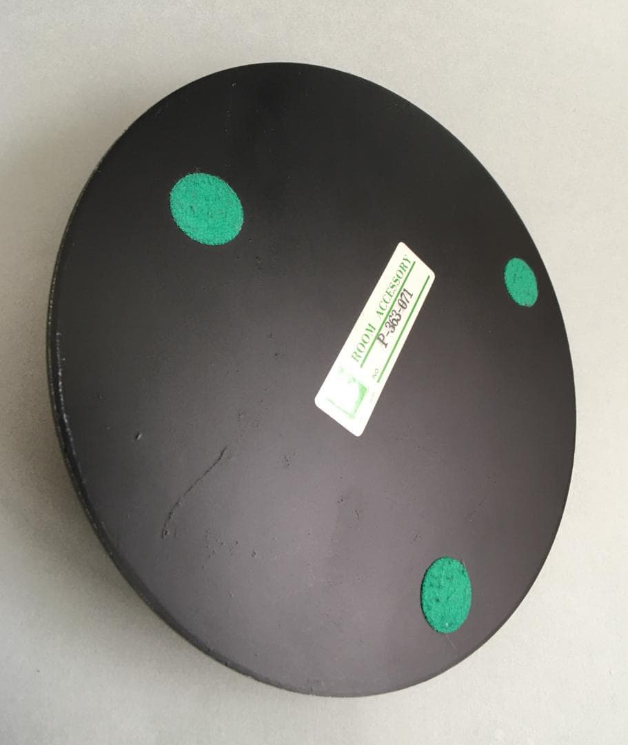 金属製ドールスタンド 台座直径18cm 中古品です。台座は重量のある鉄製台座