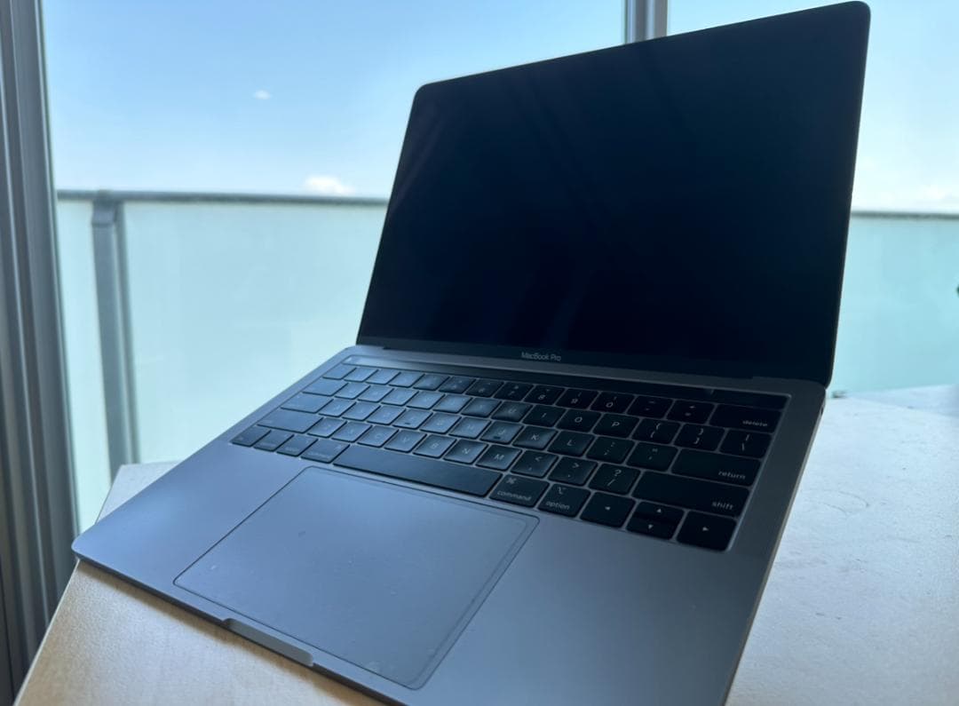 MACBOOK PRO MVVJ2・L2J/A