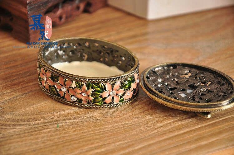 レトロすず合金透かし彫り花蝶々アクセサリーケース