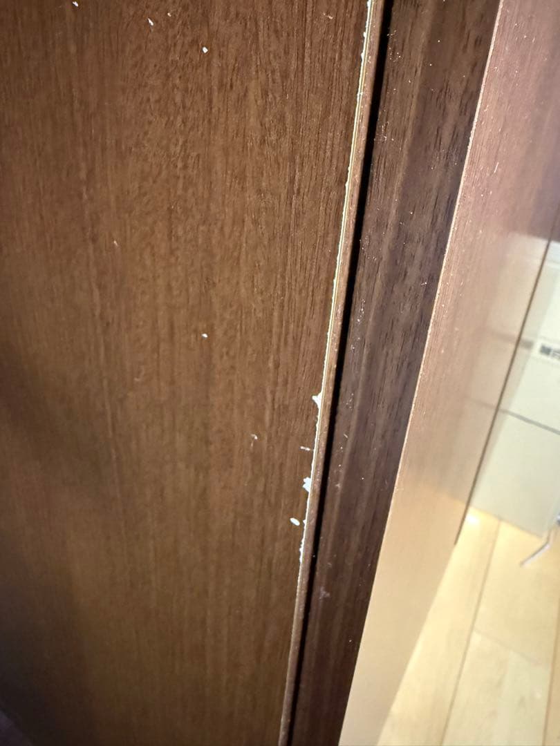 【値下げ応相談】ディノス　扉付き本棚（高さ80×幅90×奥行44）