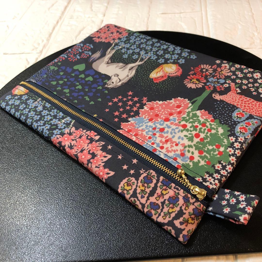☆新色大きめ！　A5のノートも入るキャスキッドソン　ラミネート生地　ハンドメイド