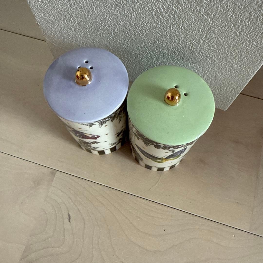 新作 マッケンジーチャイルズ 蝶 花柄　ソルト・ペッパー入れセット