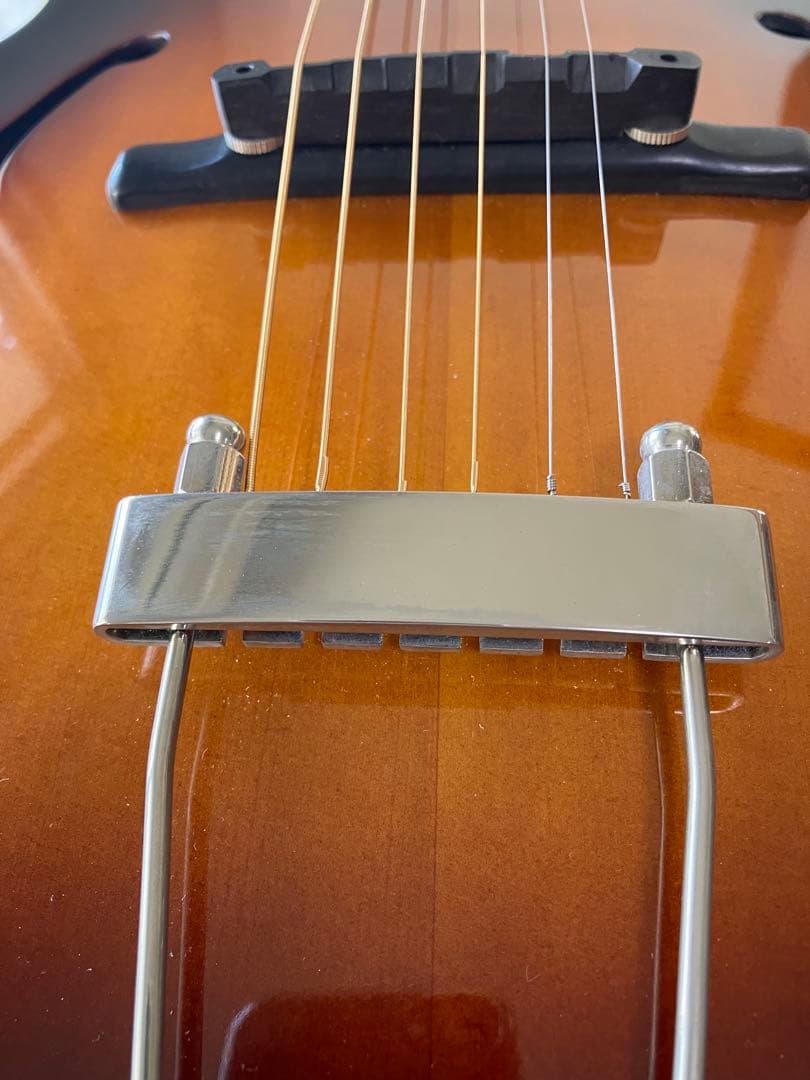オール単板LOAR LH-700 Vintage Sunburst ピックギター