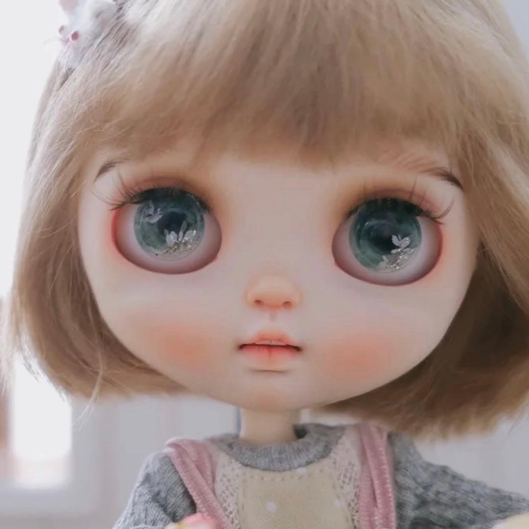 カスタムブライス 人気海外作家様 幼い ドール 人形 かわいい ナチュラルメイク